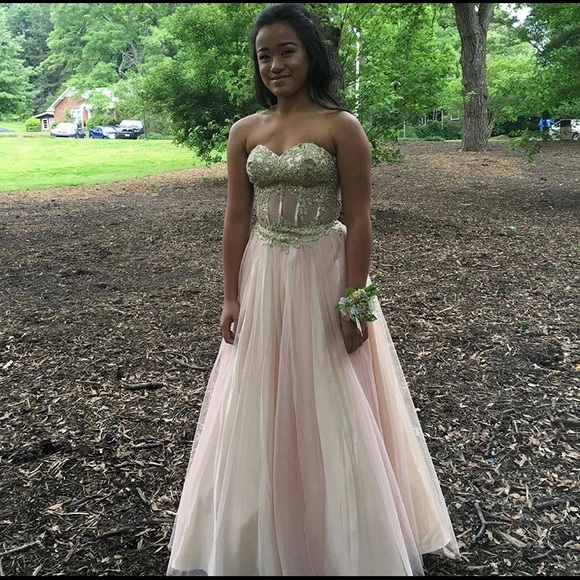 Prom dress! - Picture 2 of 6